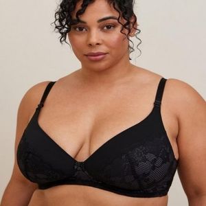 NWOT Torrid Wire-Free Lightly Lined Lace Plunge 360° Back Smoothing Bra 48B